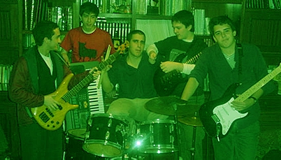 11.jpg (91300 bytes)